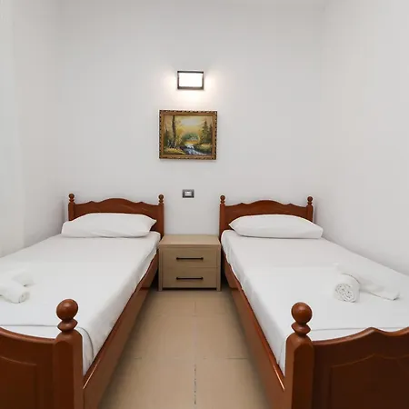 ヴィラ Altin Vlorë