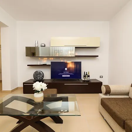 ヴィラ Altin Vlorë